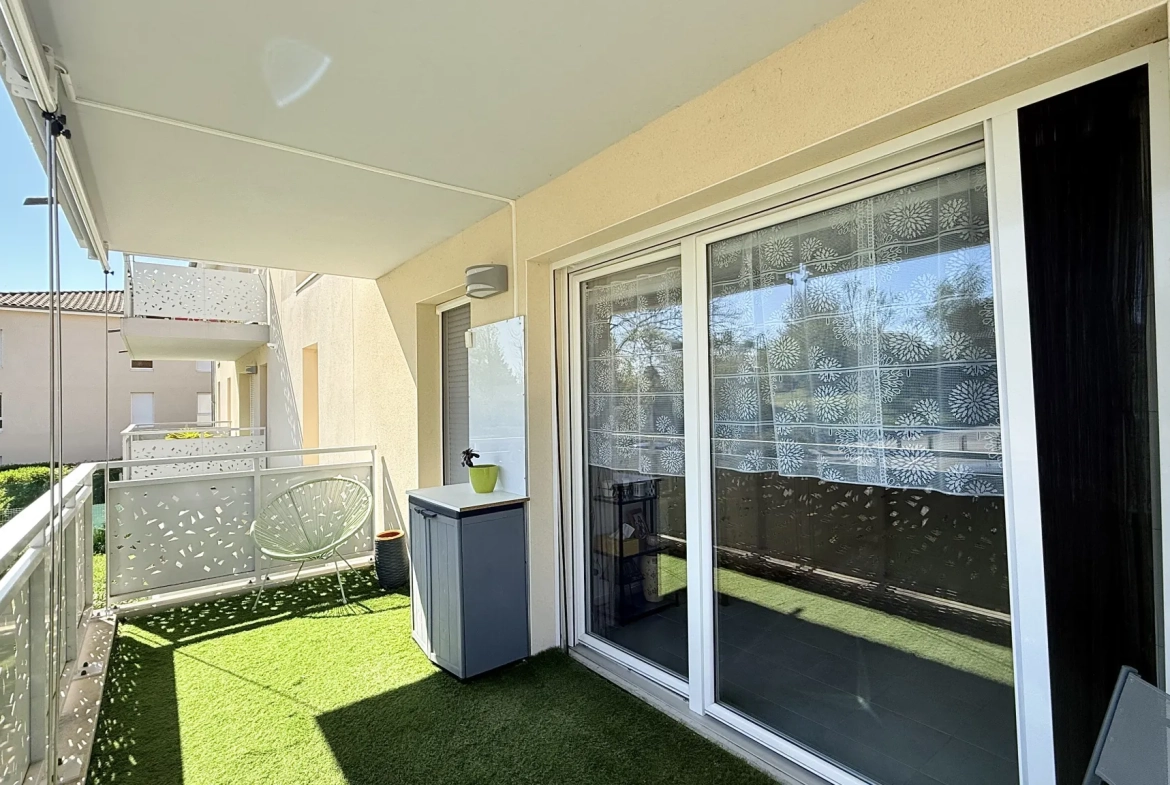 Appartement T3 lumineux avec balcon, garage et parking à Frans 
