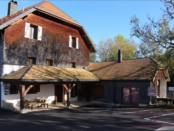 Location d'un studio à Bonnevaux avec vue rivière et terrasse