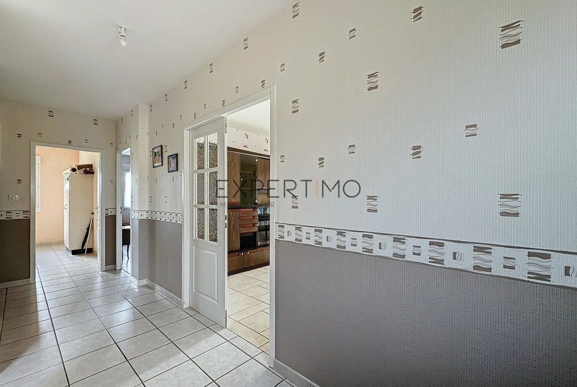Maison 150 m² avec dépendances, chauffage géothermique à Saint Germain du Plain 