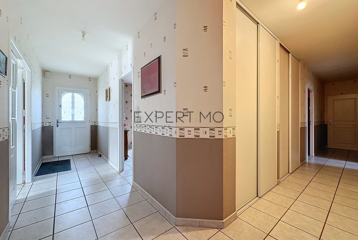 Maison 150 m² avec dépendances, chauffage géothermique à Saint Germain du Plain 