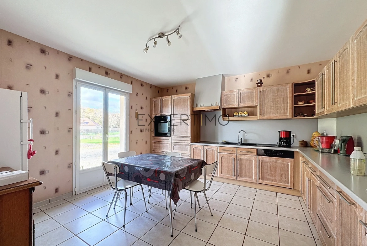 Maison 150 m² avec dépendances, chauffage géothermique à Saint Germain du Plain 