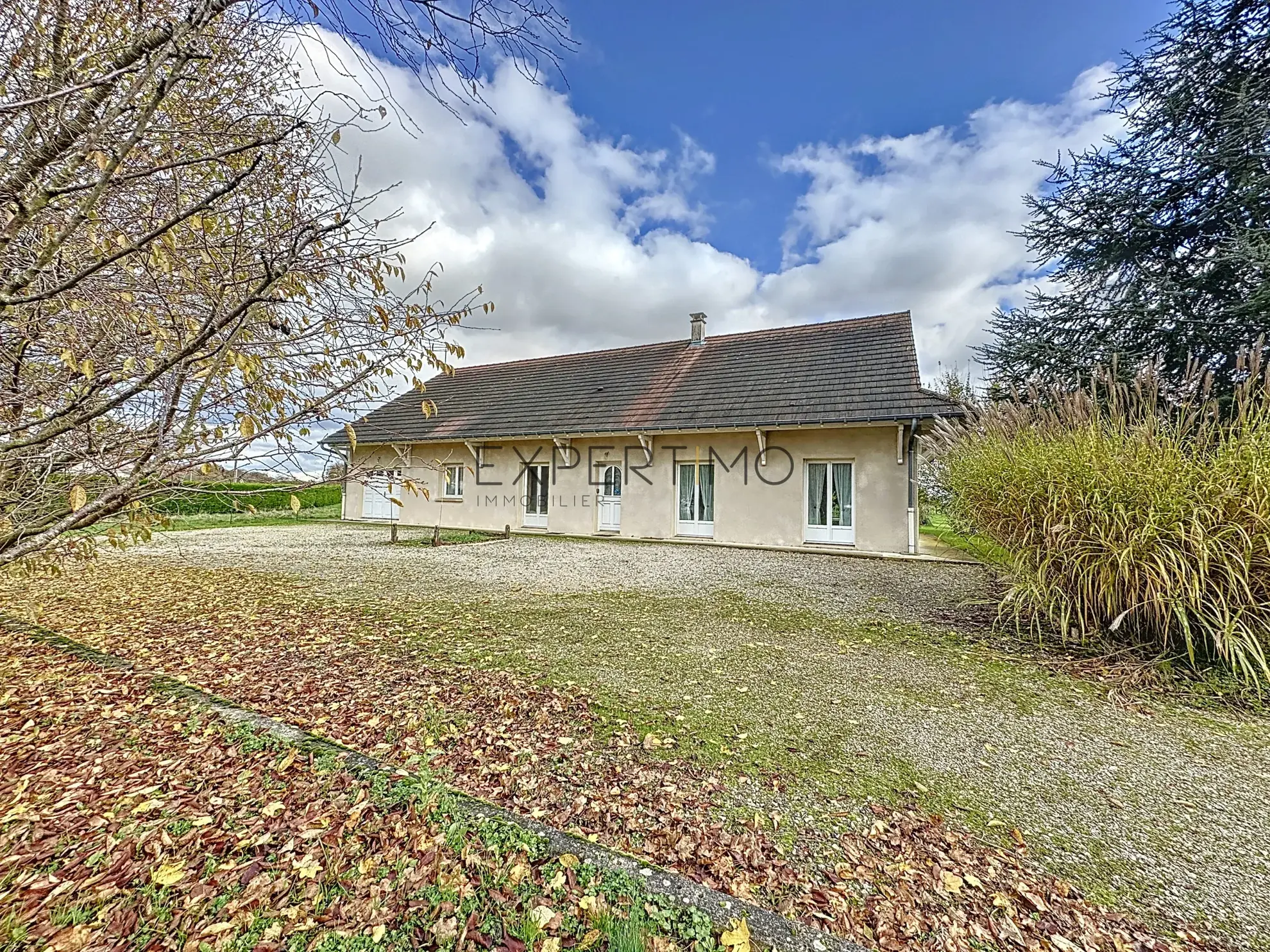 Maison 150 m² avec dépendances, chauffage géothermique à Saint Germain du Plain 