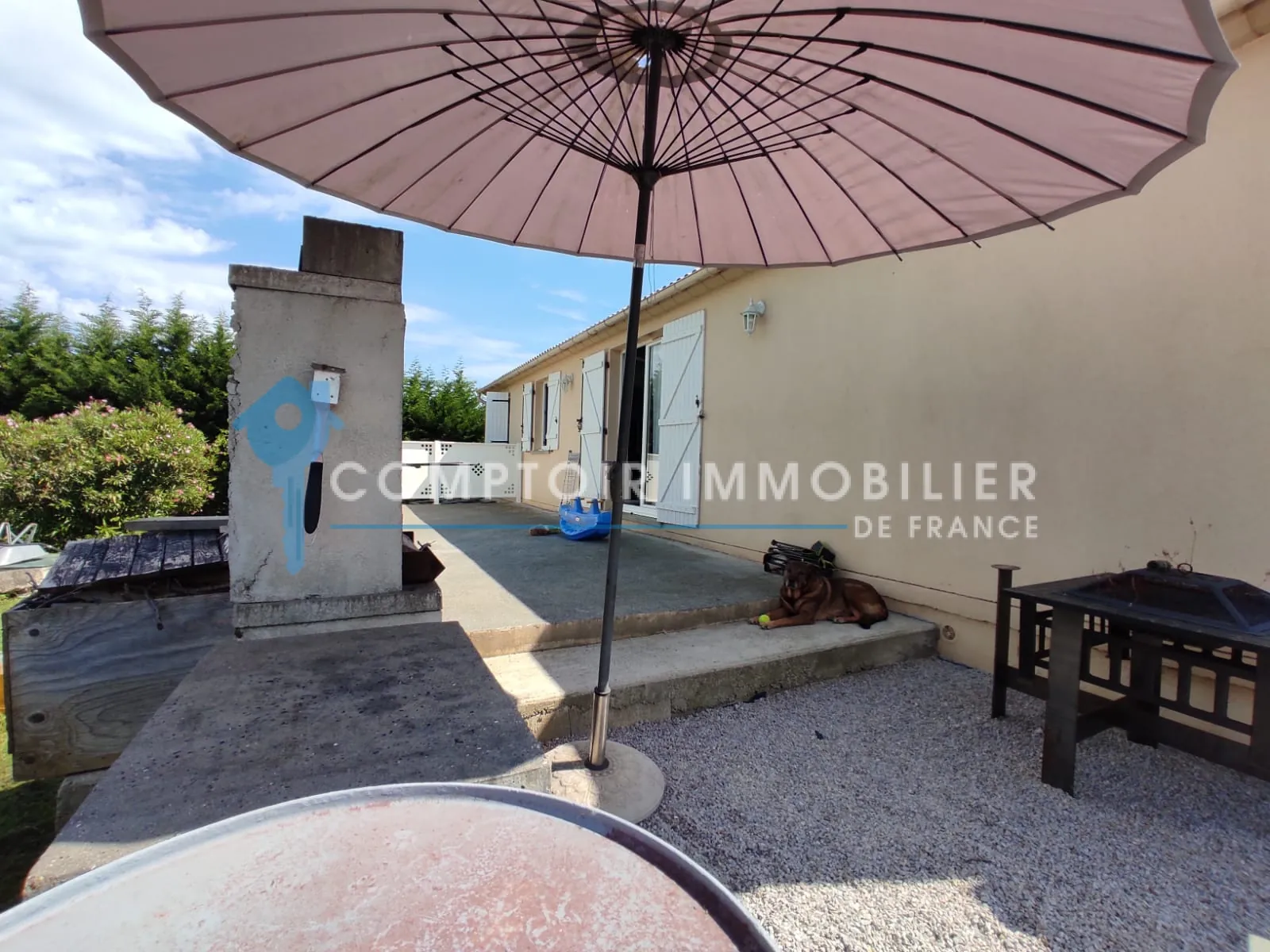 Maison de plain-pied avec 3 chambres et grand jardin proche Soual 