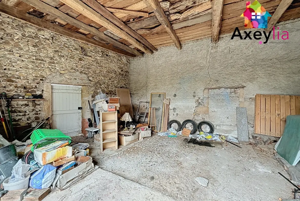 Maison à Pouilly-sous-Charlieu à vendre avec terrain, dépendances et potentiel d'extension 