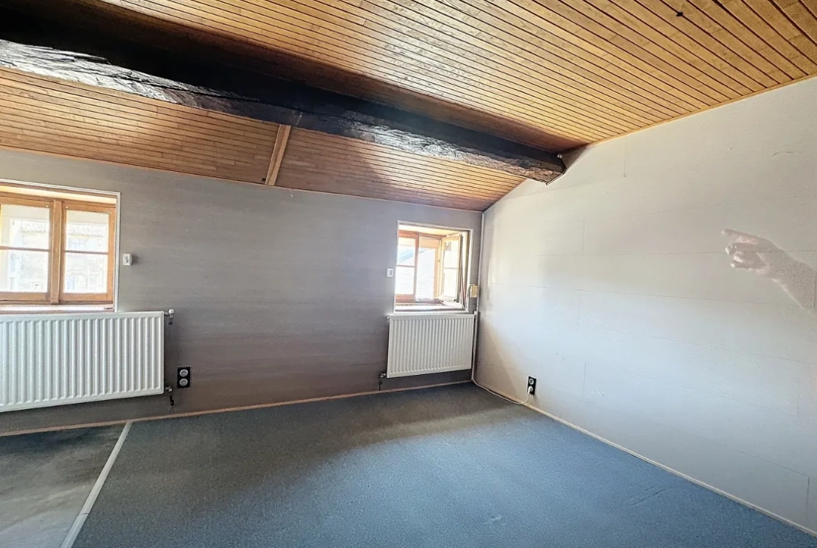 Maison de village rénovée à Ségur avec 3 chambres et terrasse en centre bourg 