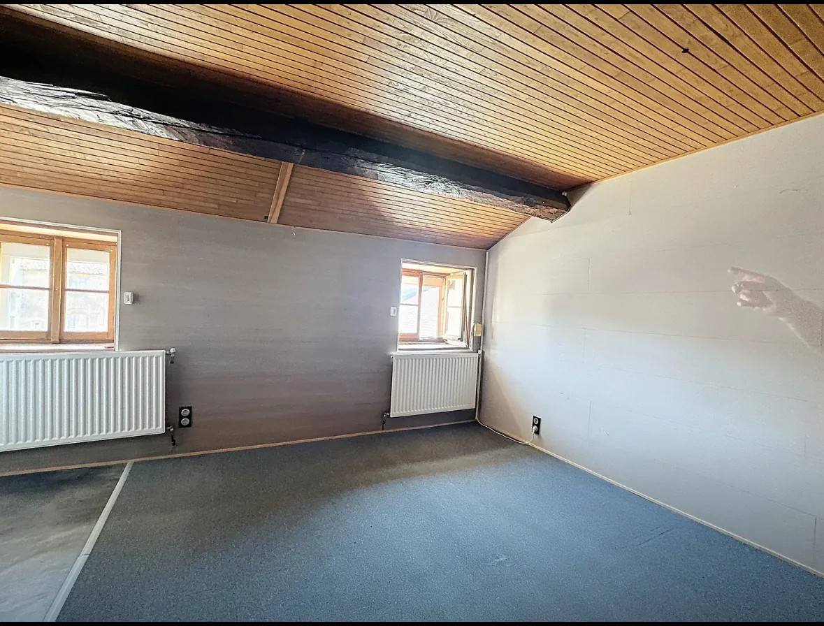 Maison de village rénovée à Ségur avec 3 chambres et terrasse en centre bourg 