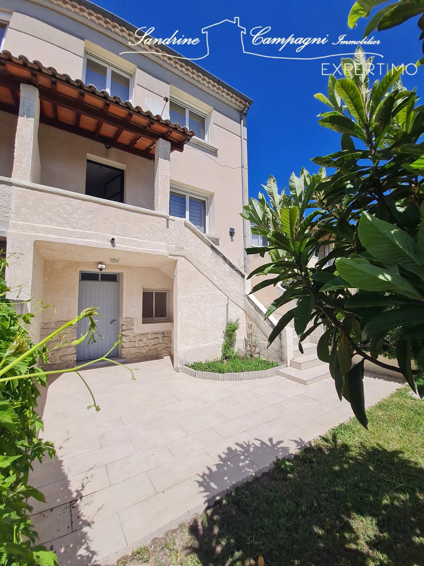 Maison de ville rénovée avec 4 chambres à Carpentras, proche du centre-ville 