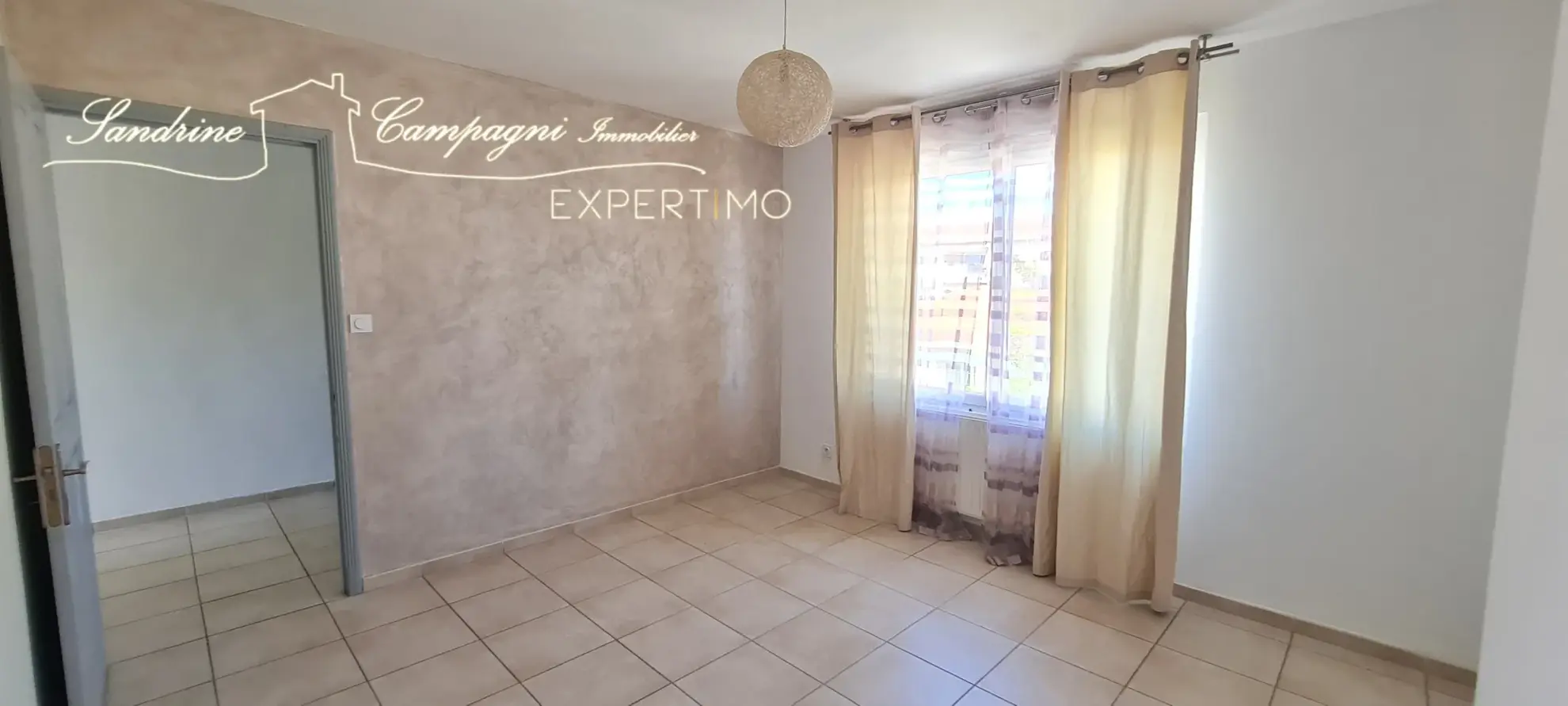 Maison de ville rénovée avec 4 chambres à Carpentras, proche du centre-ville 