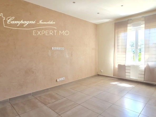 Maison de ville rénovée avec 4 chambres à Carpentras, proche du centre-ville 