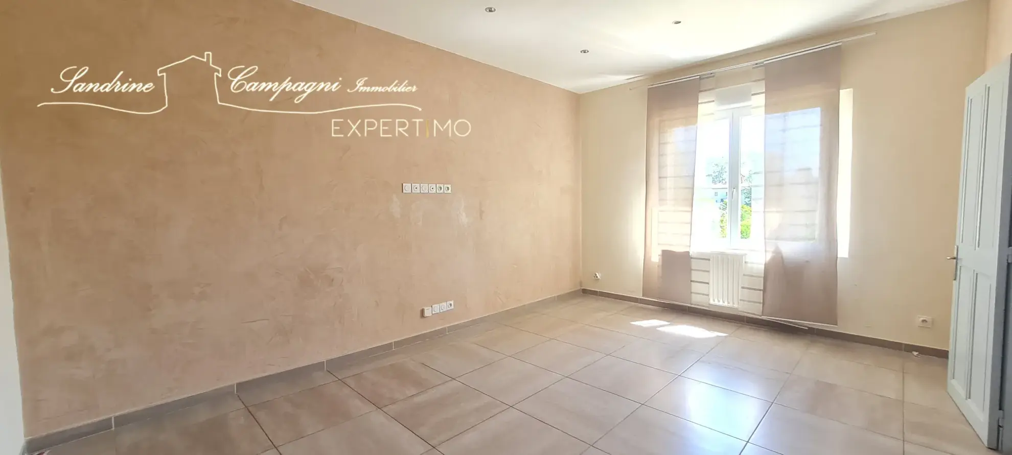 Maison de ville rénovée avec 4 chambres à Carpentras, proche du centre-ville 