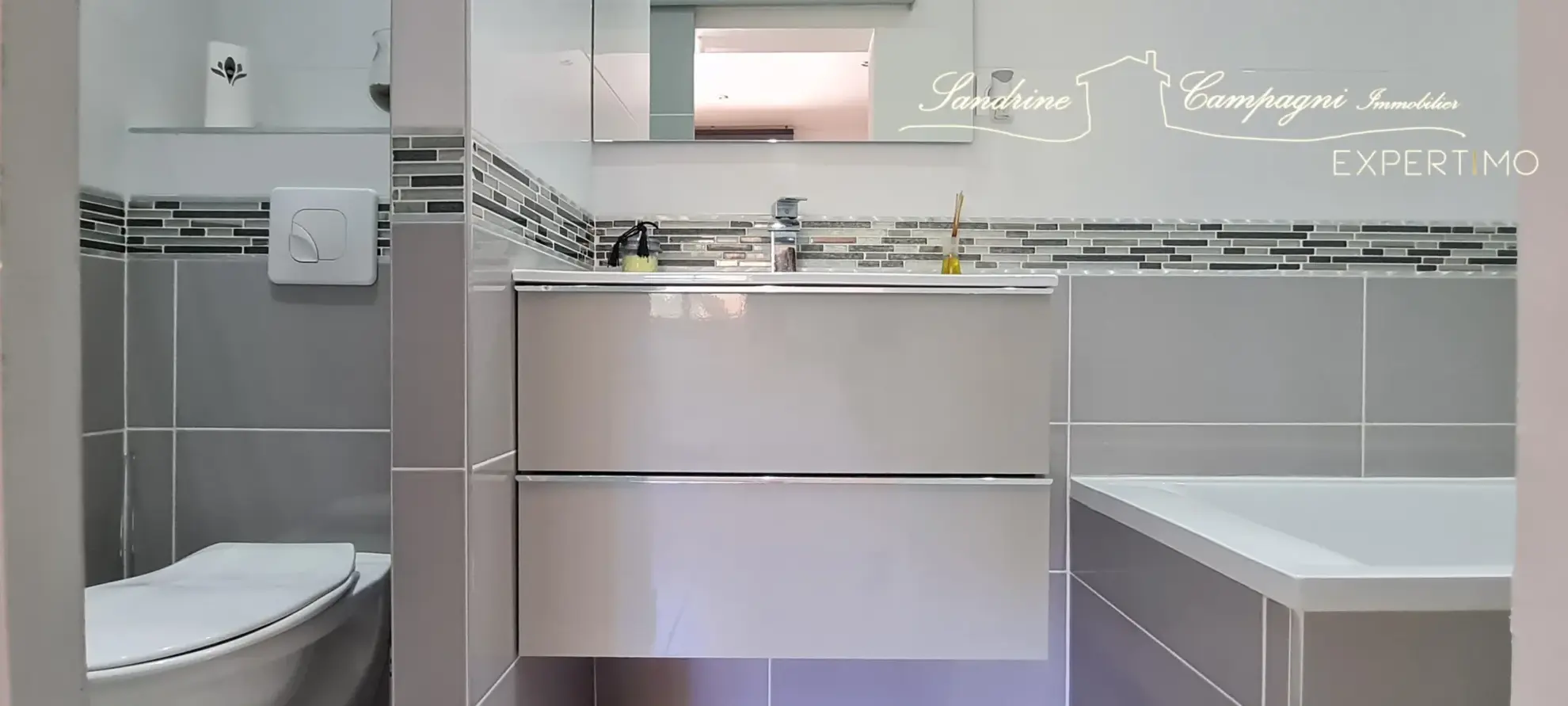 Maison de ville rénovée avec 4 chambres à Carpentras, proche du centre-ville 