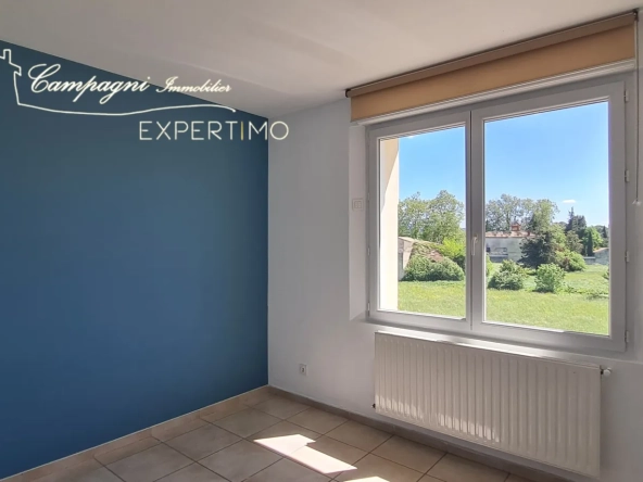 Maison de ville rénovée avec 4 chambres à Carpentras, proche du centre-ville 