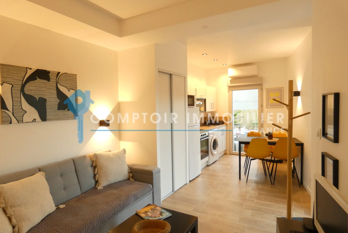 Maison divisée en deux appartements avec plage privée et vue sur le lac à Charavines 