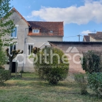 Maison de 145 m² à vendre au centre de Chabanais (16150) avec garage et terrain