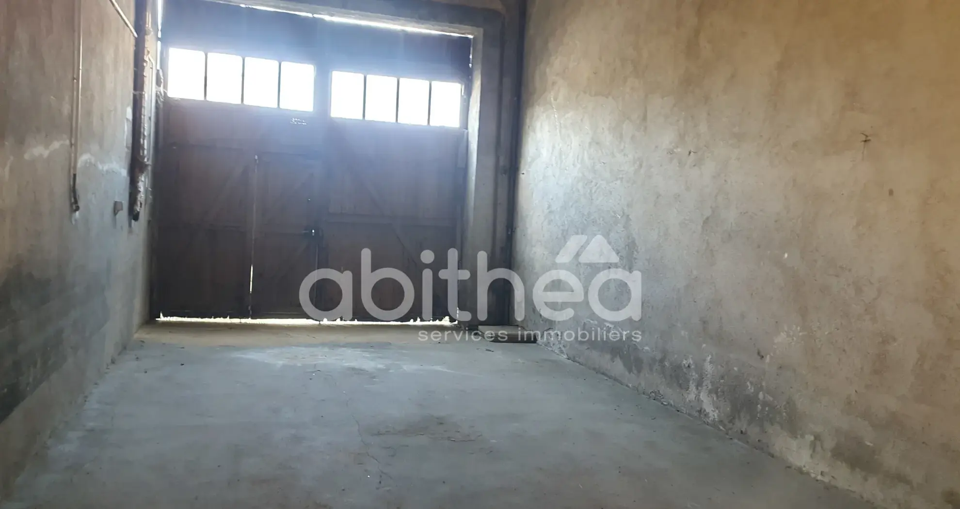 Maison de 145 m² à vendre au centre de Chabanais (16150) avec garage et terrain 