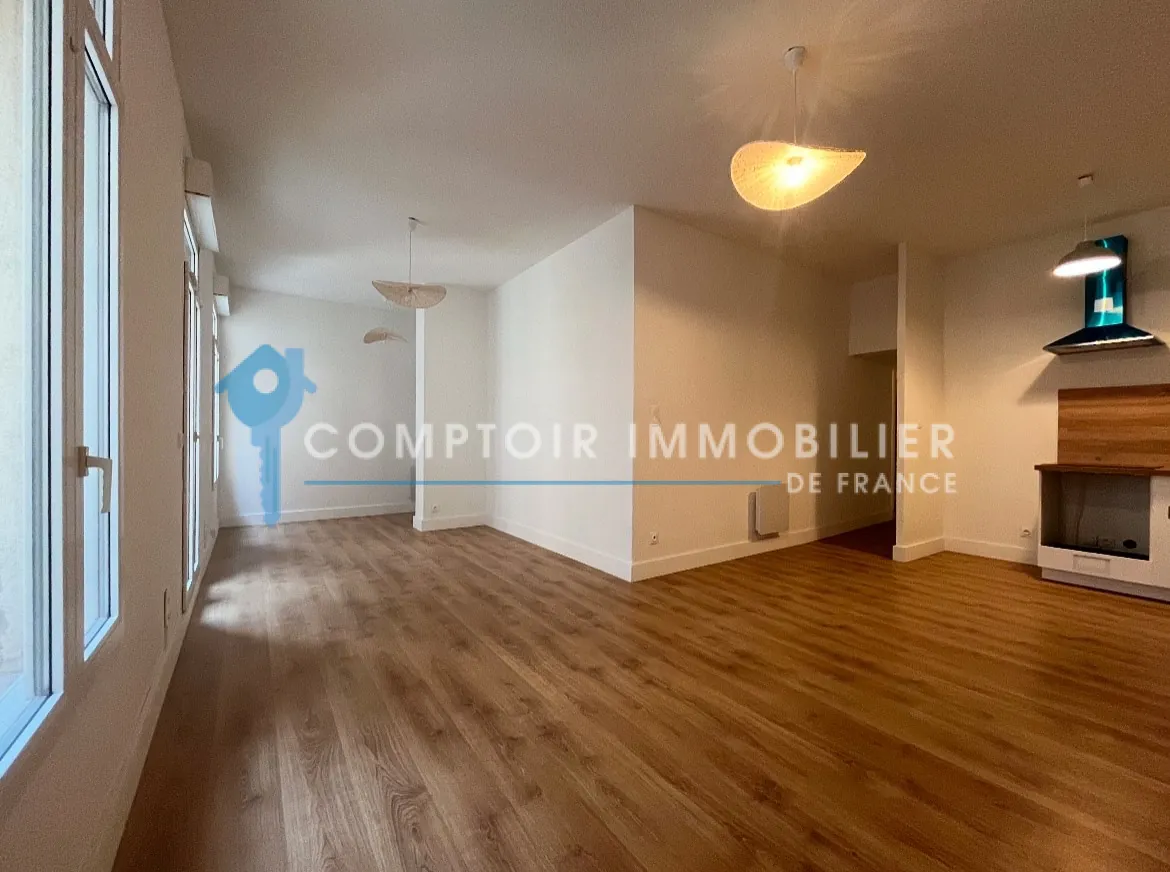 Maison de village avec terrasse à vendre à Codognan - 3 chambres, rénovée, cœur de ville 
