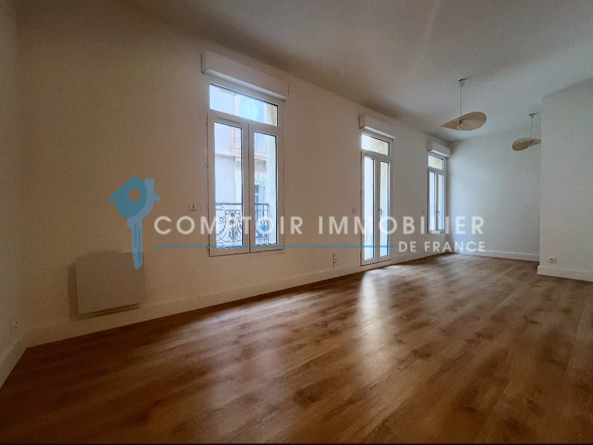 Maison de village avec terrasse à vendre à Codognan - 3 chambres, rénovée, cœur de ville 