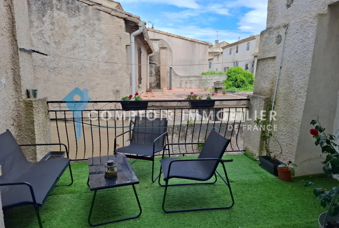 Maison de village avec terrasse à vendre à Codognan - 3 chambres, rénovée, cœur de ville 