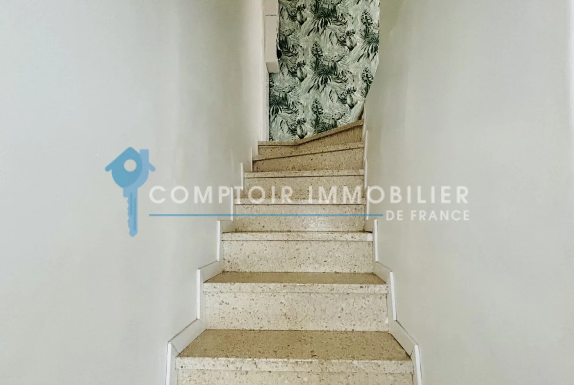 Maison de village avec terrasse à vendre à Codognan - 3 chambres, rénovée, cœur de ville 