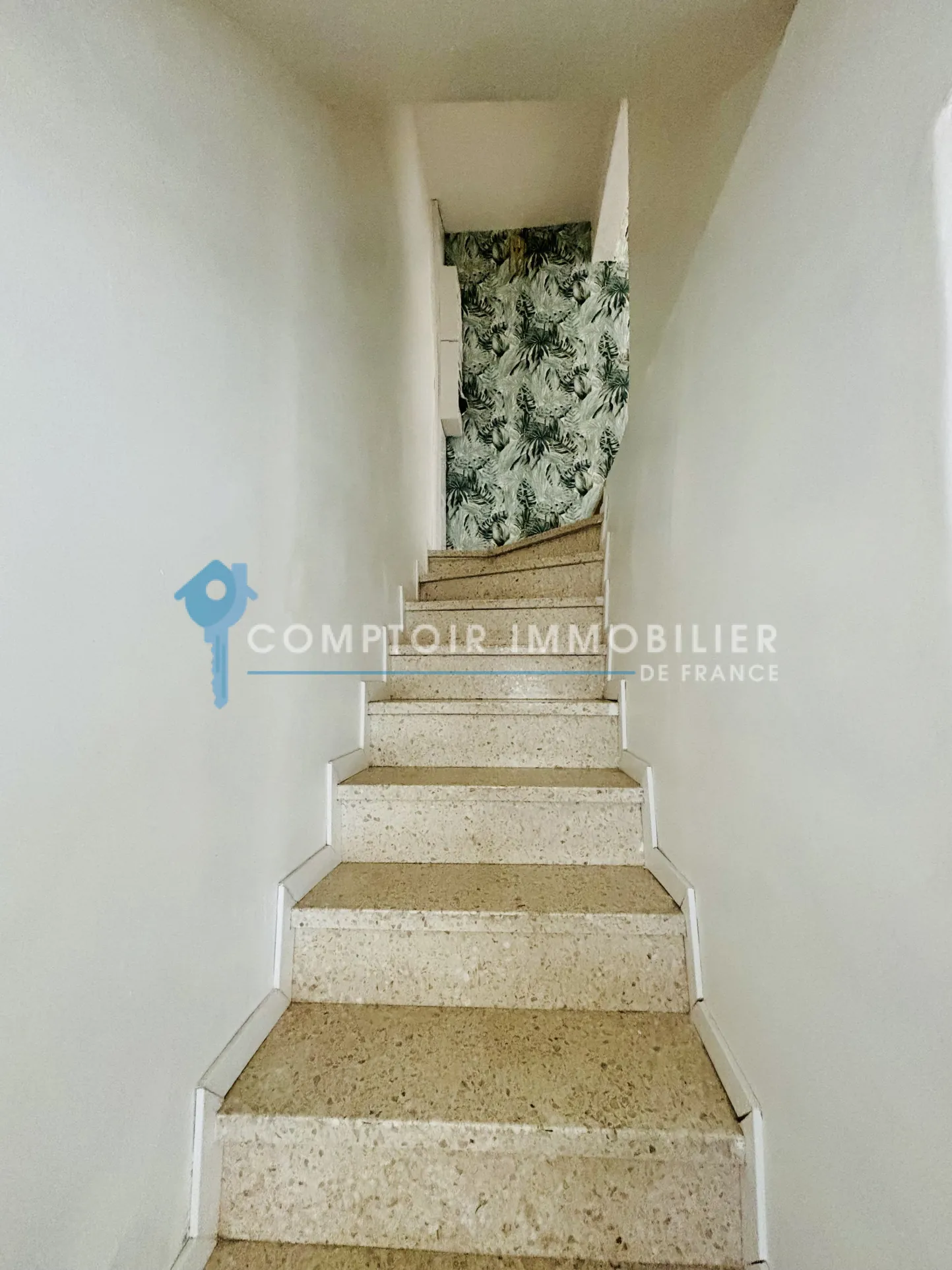 Maison de village avec terrasse à vendre à Codognan - 3 chambres, rénovée, cœur de ville 