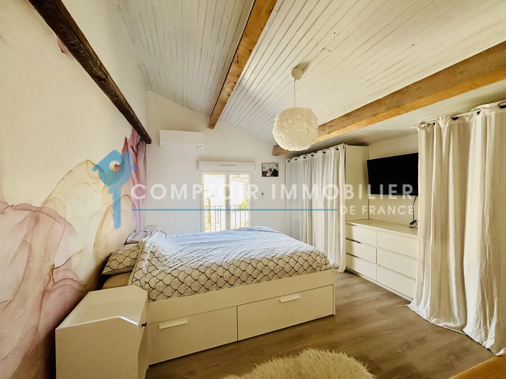 Maison de village avec terrasse à vendre à Codognan - 3 chambres, rénovée, cœur de ville 