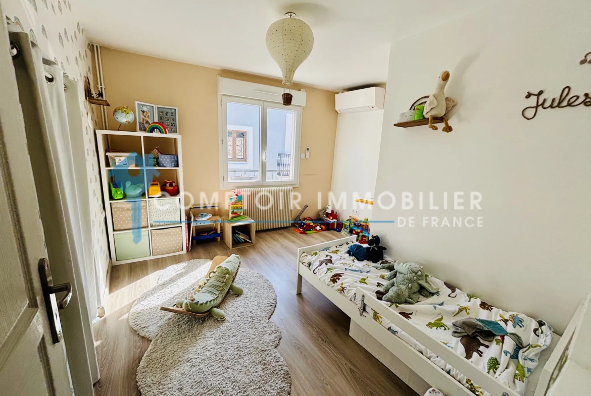 Maison de village avec terrasse à vendre à Codognan - 3 chambres, rénovée, cœur de ville 