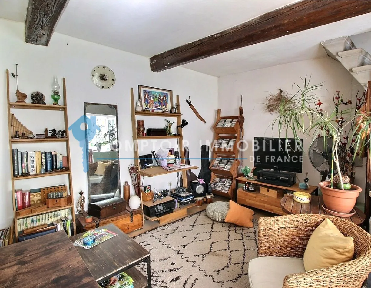 Maison de village de 53 m² à Vallabregues, proche de Provence, avec cour orientée sud 