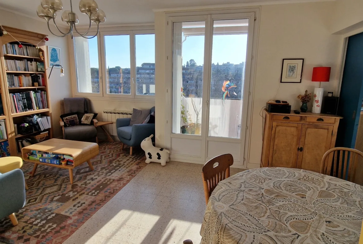 Appartement T4 rénové avec vue dégagée à Montpellier 