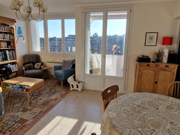 Appartement T4 rénové avec vue dégagée à Montpellier