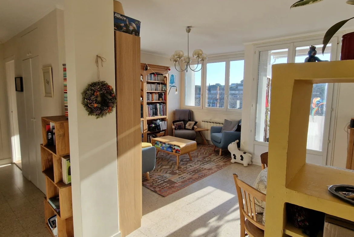 Appartement T4 rénové avec vue dégagée à Montpellier 