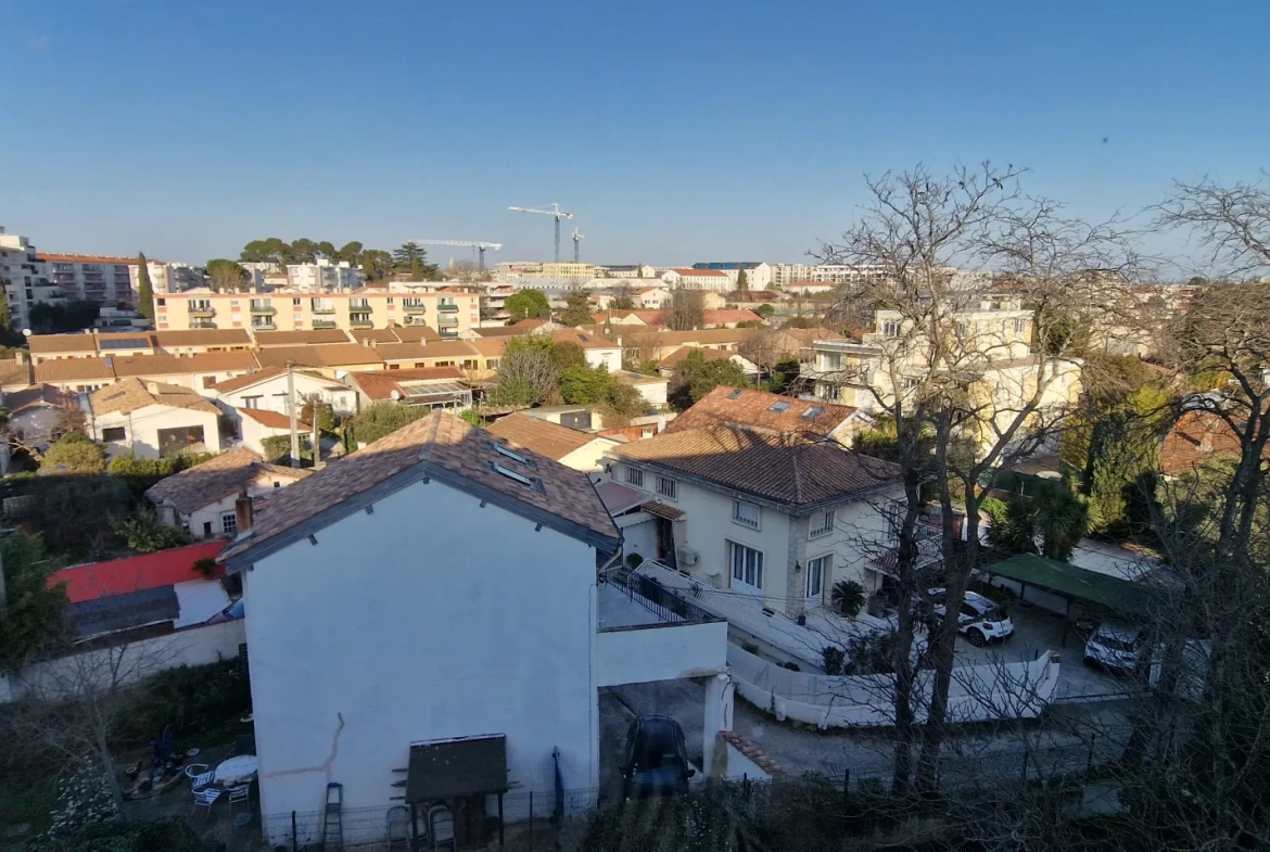 Appartement T4 rénové avec vue dégagée à Montpellier 
