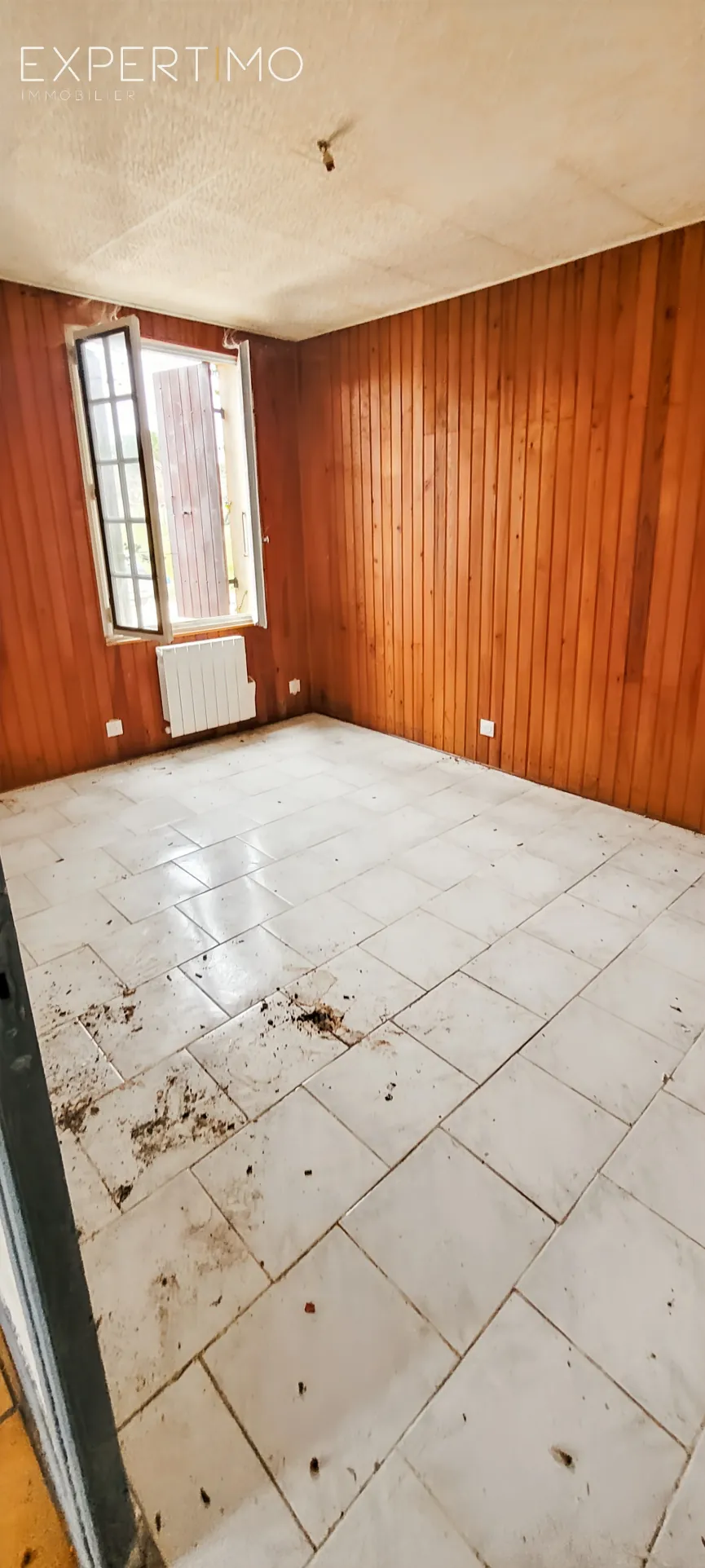 Maison de plain-pied à vendre à Segonzac avec 4 chambres et potentiel de rénovation 