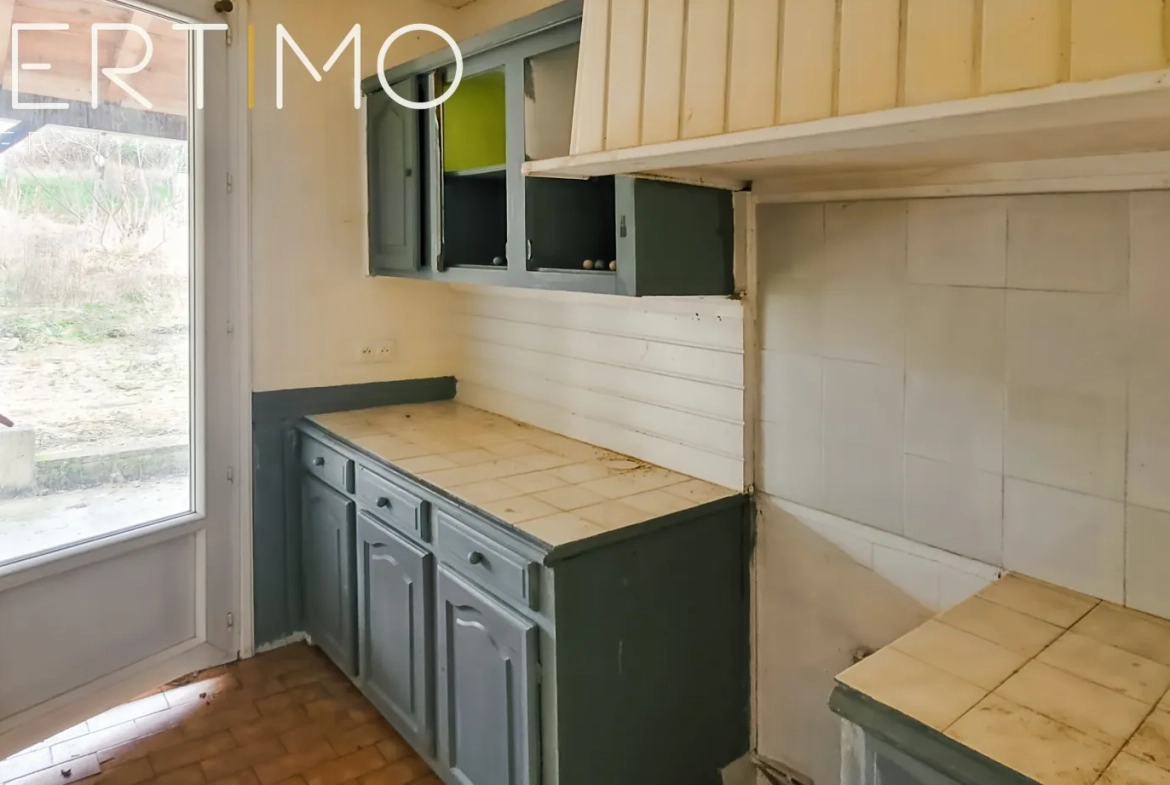 Maison de plain-pied à vendre à Segonzac avec 4 chambres et potentiel de rénovation 