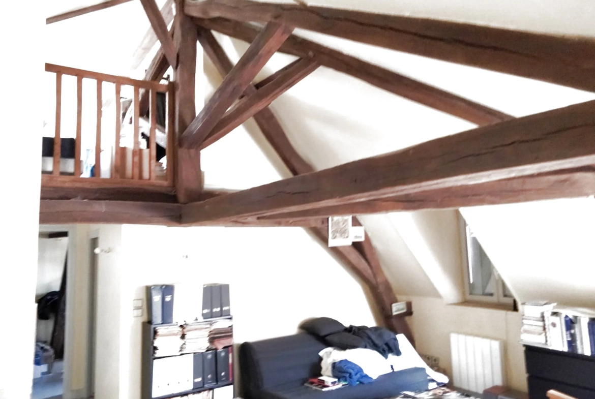 Appartement T2 loué avec cave et ascenseur à Avallon, investissement sécurisé 