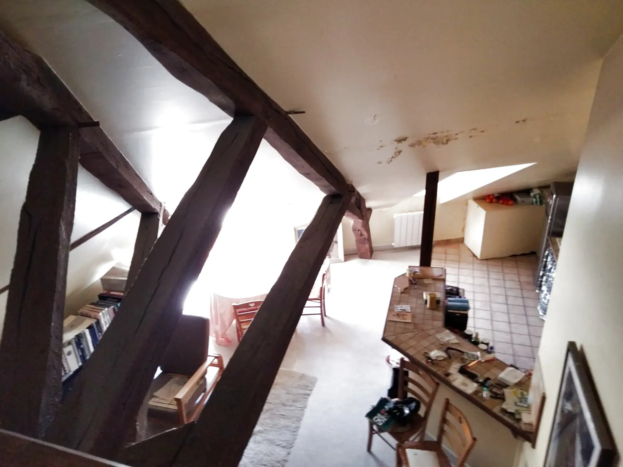 Appartement T2 loué avec cave et ascenseur à Avallon, investissement sécurisé 