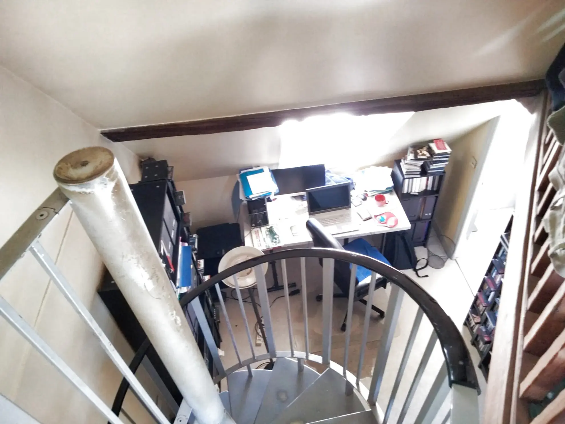 Appartement T2 loué avec cave et ascenseur à Avallon, investissement sécurisé 