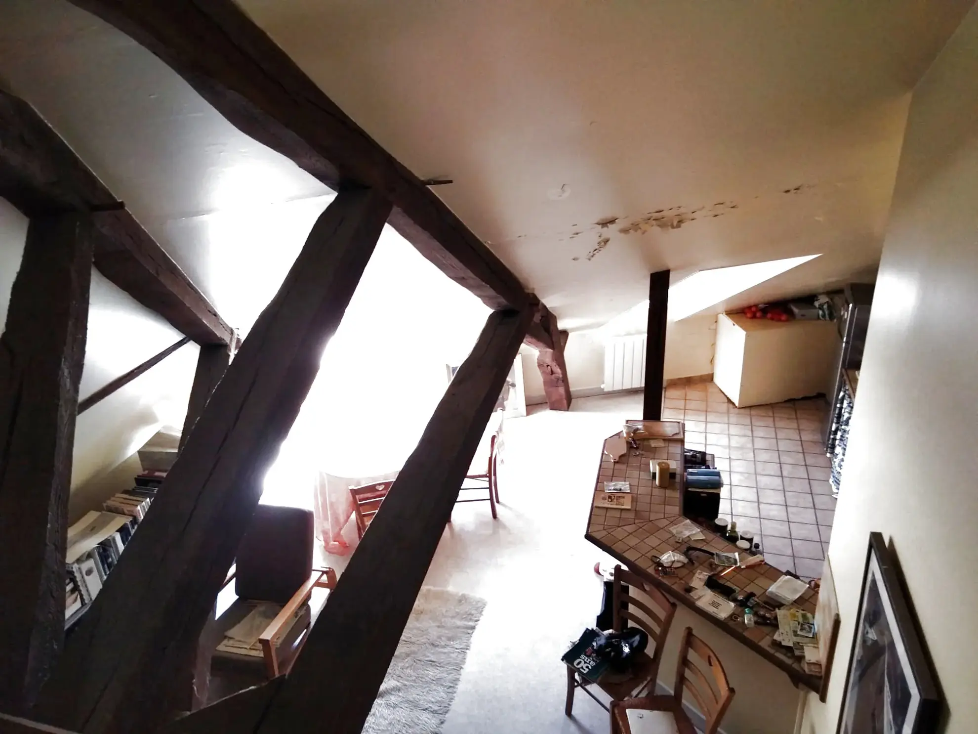 Appartement T2 loué avec cave et ascenseur à Avallon, investissement sécurisé 