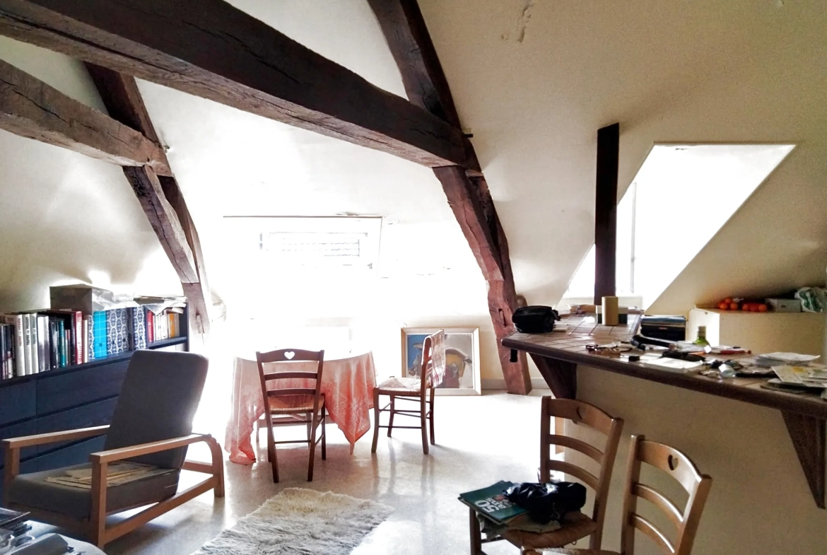 Appartement T2 loué avec cave et ascenseur à Avallon, investissement sécurisé 