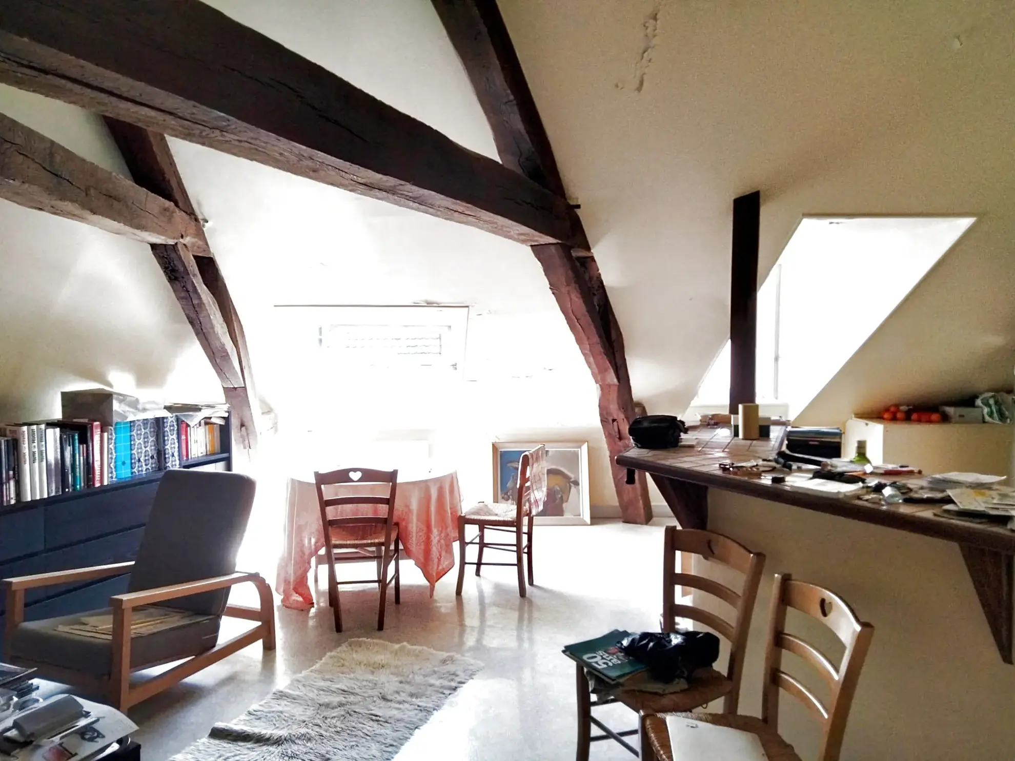 Appartement T2 loué avec cave et ascenseur à Avallon, investissement sécurisé 