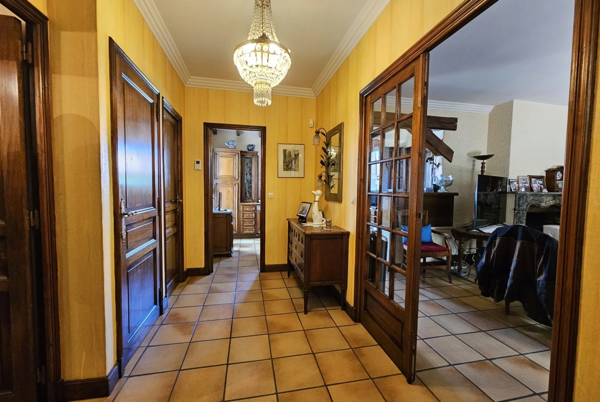Belle maison à vendre à Carcassonne avec 4 chambres, garage et jardin 