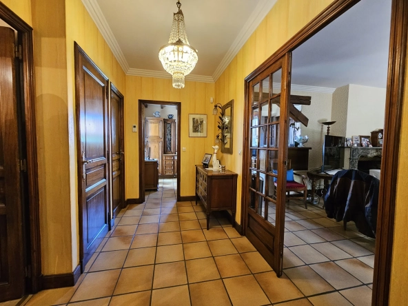 Belle maison à vendre à Carcassonne avec 4 chambres, garage et jardin 