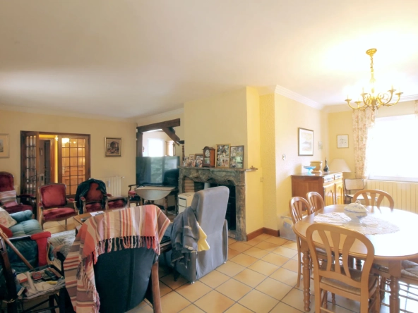 Belle maison à vendre à Carcassonne avec 4 chambres, garage et jardin 