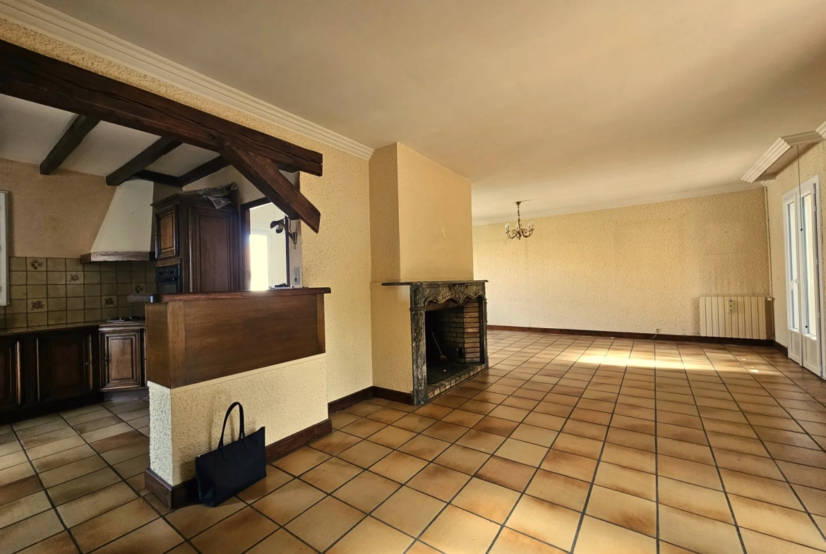 Belle maison à vendre à Carcassonne avec 4 chambres, garage et jardin 