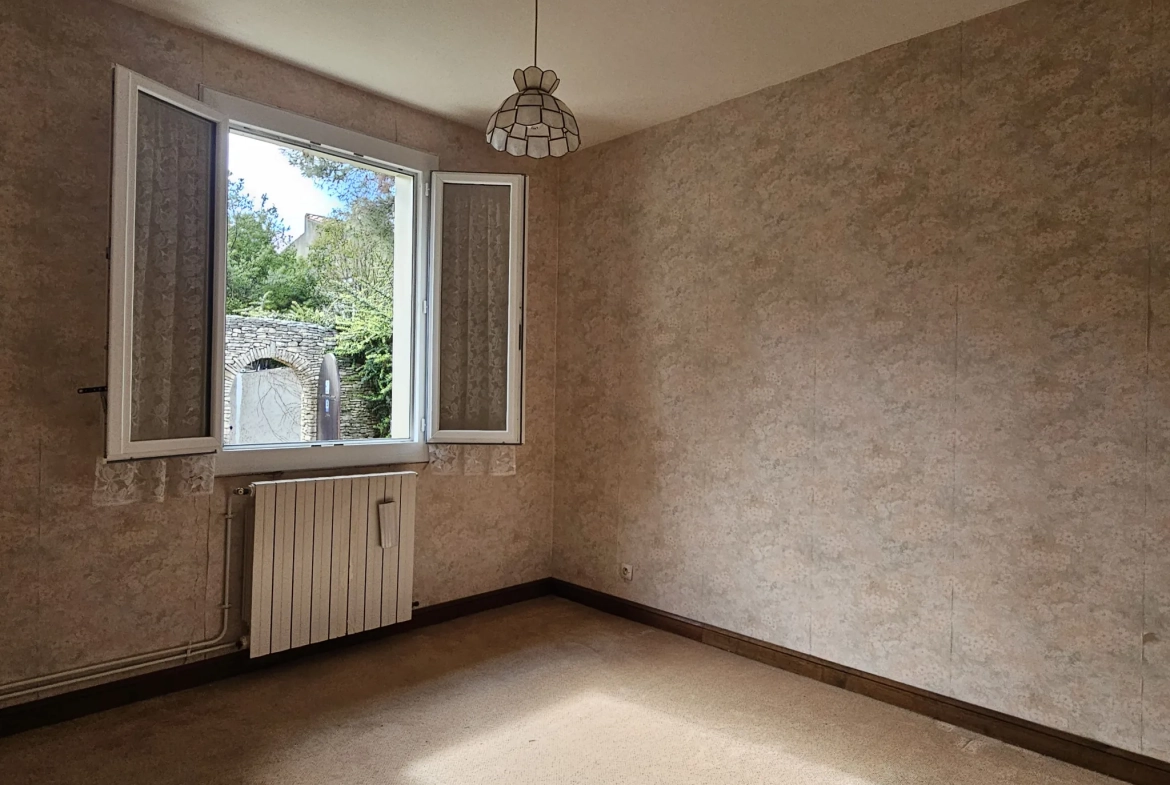Belle maison à vendre à Carcassonne avec 4 chambres, garage et jardin 