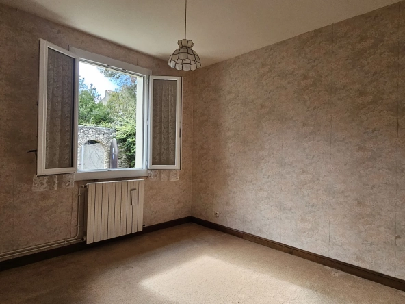 Belle maison à vendre à Carcassonne avec 4 chambres, garage et jardin 