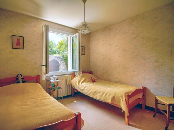 Belle maison à vendre à Carcassonne avec 4 chambres, garage et jardin 
