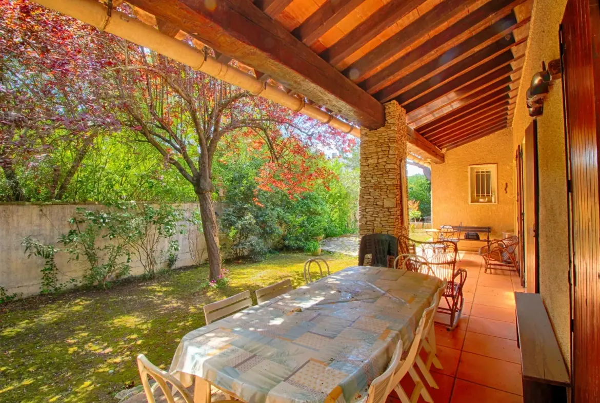 Belle maison à vendre à Carcassonne avec 4 chambres, garage et jardin 