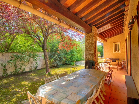 Belle maison à vendre à Carcassonne avec 4 chambres, garage et jardin 