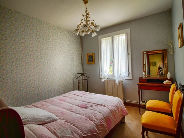 Belle maison à vendre à Carcassonne avec 4 chambres, garage et jardin 