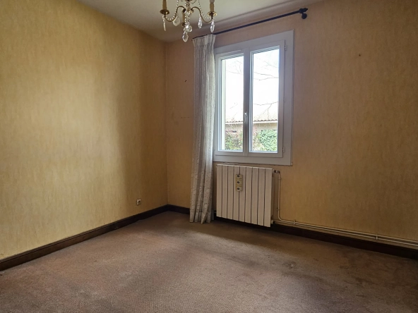 Belle maison à vendre à Carcassonne avec 4 chambres, garage et jardin 